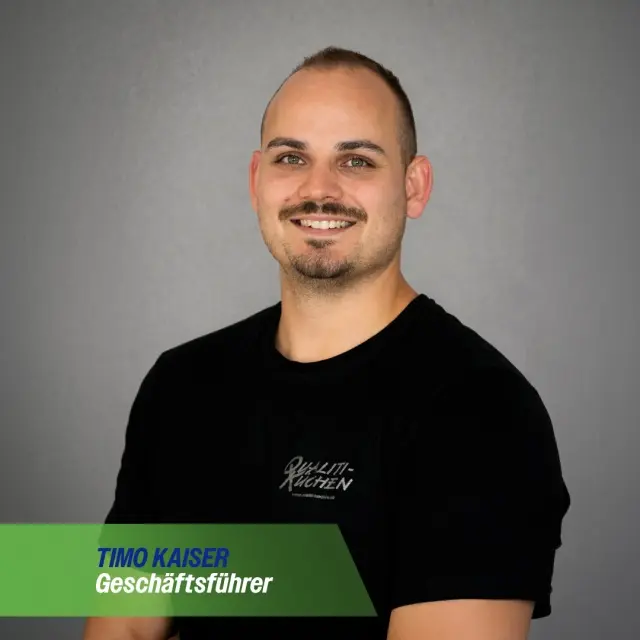 Gesicht der Woche – Vorhang auf für Timo Kaiser! ✨ - Heute möchten wir Euch jemanden vorstellen, der die Zukunft von Qualiti Küchen maßgeblich gestaltet: Timo Kaiser! 